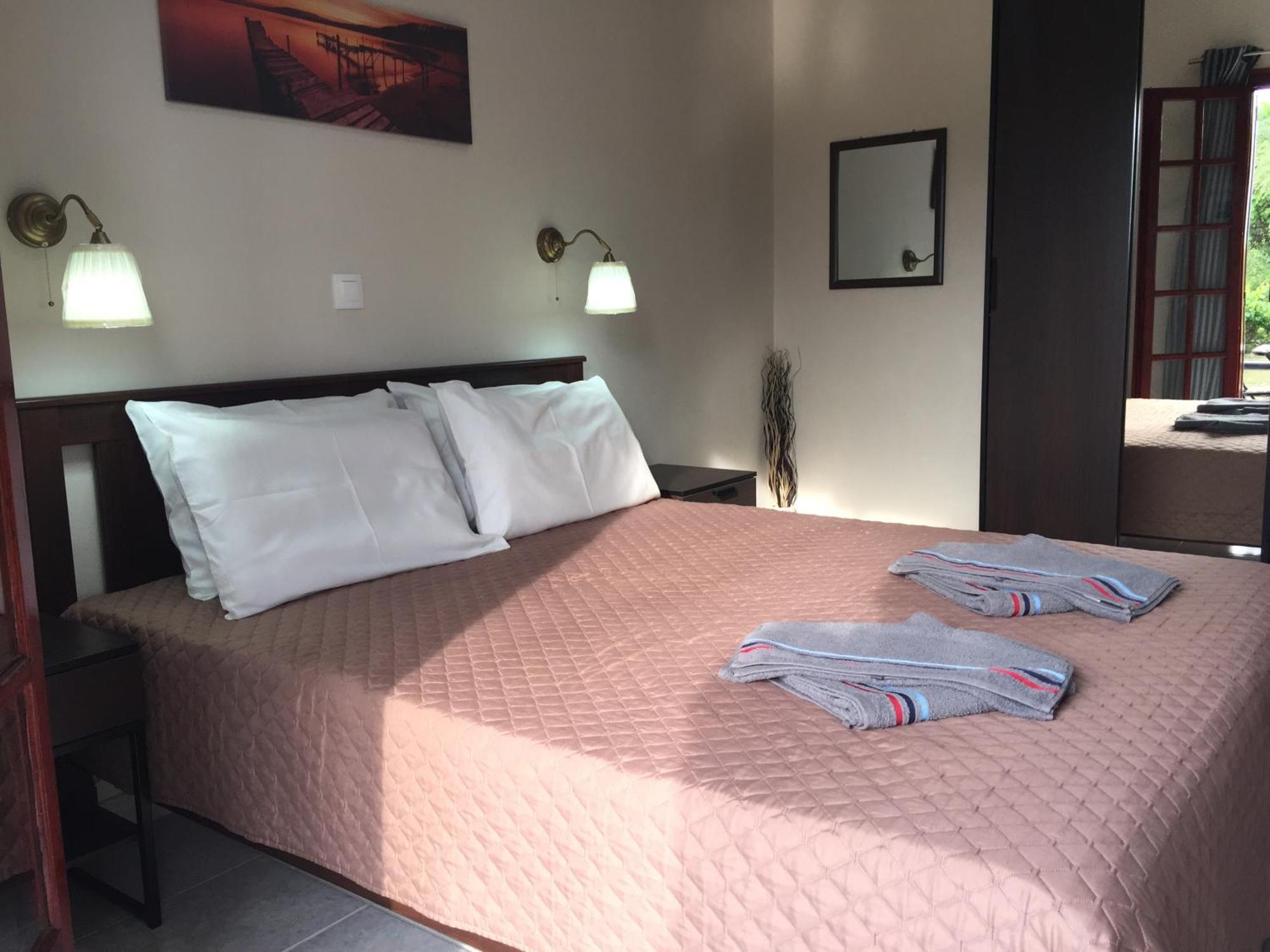 Alexander Apartments Рода Екстер'єр фото